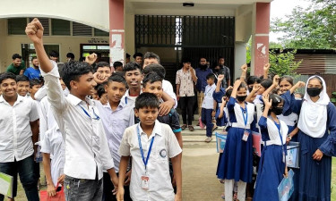 কোটালীপাড়ায় স্কুলছাত্রীকে যৌন হয়রানি, প্রধান শিক্ষকসহ বহিষ্কার ২