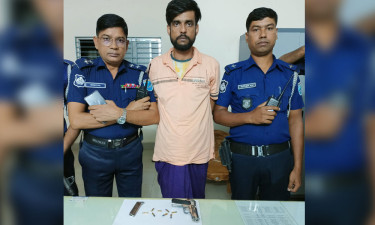 সাভারে শীর্ষ ‘সন্ত্রাসী’ টুটুল গ্রেপ্তার, পিস্তল ও গুলি উদ্ধার