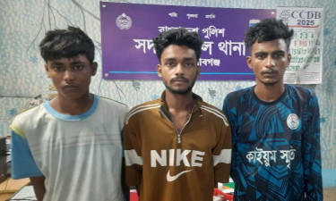 চাঁপাইনবাবগঞ্জে বিস্ফোরক মামলায় ৩ কিশোর গ্যাং সদস্য গ্রেপ্তার