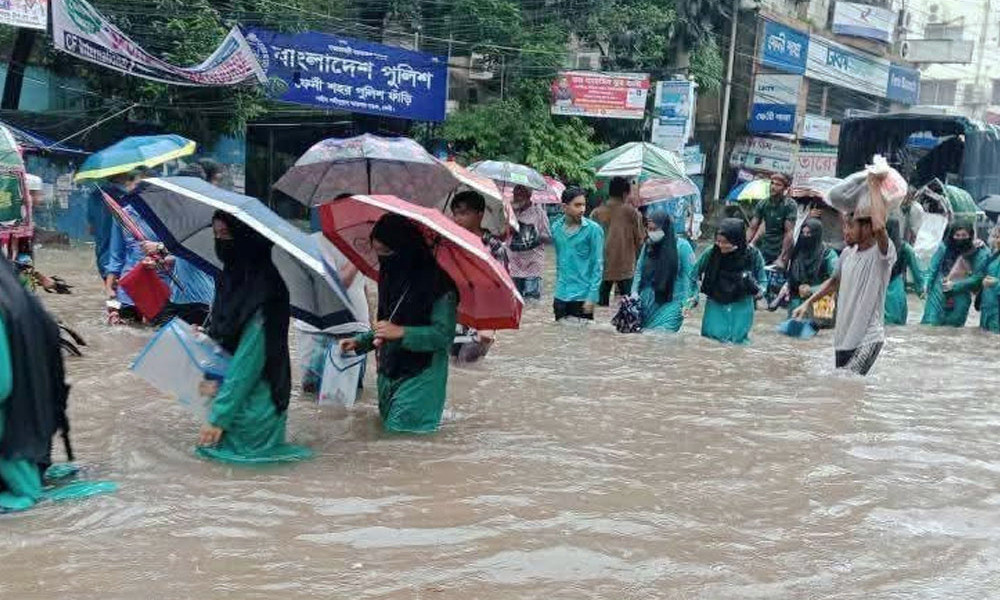 ফেনীতে ৩৪৭ মিলিমিটার বৃষ্টিপাত, ভাঙছে বেড়িবাঁধ