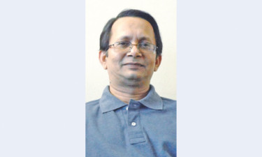 মুদ্রার পেছনে ছুটে চলা এক ইফতেখার
