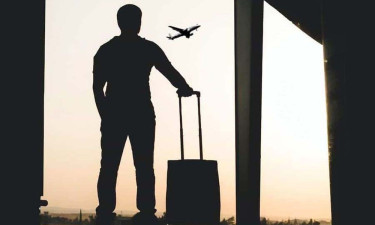 দেশ ছাড়ার হিড়িক পড়েছে ভারতীয় ধনকুবেরদের
