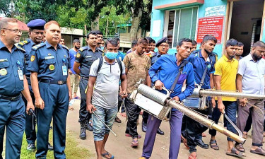 টাঙ্গাইল কারাগারে পরিষ্কার-পরিচ্ছন্নতা কার্যক্রমে বন্দিরা