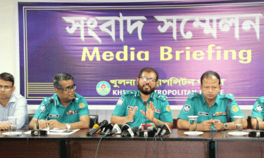 পুলিশকে দূরে ঠেলে নয়, কাছে রেখেই কাজ আদায় সম্ভব : কেএমপি কমিশনার