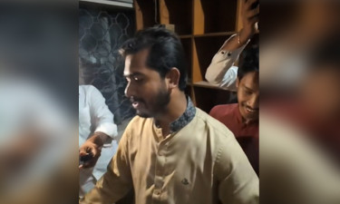৫ বছর পর ডাকসুতে নিজ কক্ষে ভিপি নুর