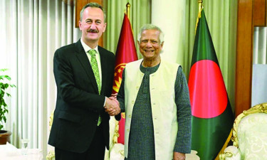 প্রধান উপদেষ্টার সঙ্গে তুরস্কের প্রতিরক্ষা শিল্প সংস্থা প্রধানের সাক্ষাৎ