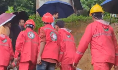 খাগড়াছড়িতে টানা বর্ষণে পাহাড় ধসের শঙ্কায় প্রশাসনের সতর্কবার্তা