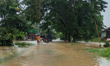 খাগড়াছড়িতে টানা বৃষ্টিতে দ্রুত বাড়ছে নদ-নদীর পানি, বন্যার আশঙ্কা