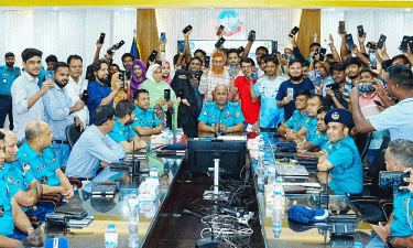 হারানো ৮৪ মোবাইল ফোন ফিরে পেলেন মালিকরা