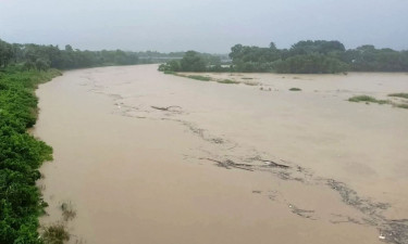 হু হু করে বাড়ছে গোমতীর পানি, বন্যার ঝুঁকিতে ৪ লাখ মানুষ