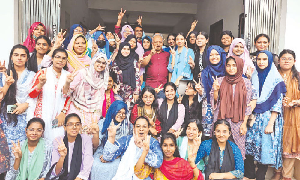 দেশসেরা নরসিংদীর নাছিমা কাদির মোল্লা হাই স্কুল অ্যান্ড হোমস