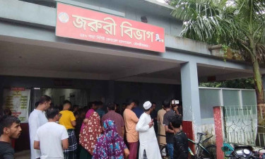 সেপটিক ট্যাংক থেকে মোবাইল তুলতে গিয়ে ৪ তরুণের মৃত্যু