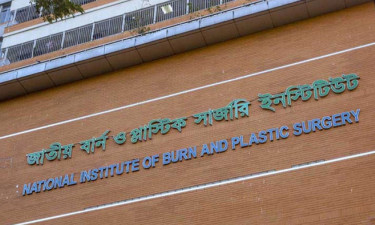 যাত্রাবাড়ীতে গ্যাস লিকেজ থেকে আগুন, শিশুসহ দগ্ধ ৩
