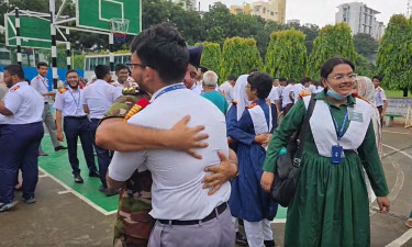 ভালো ফলাফলে উচ্ছ্বসিত শিক্ষার্থীরা