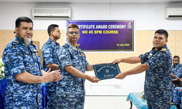 বিমানবাহিনীর ৪৫তম সেফটি প্রগ্রাম ম্যানেজমেন্ট কোর্সের সনদপত্র বিতরণ