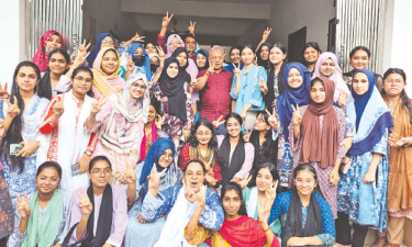 দেশসেরা নরসিংদীর নাছিমা কাদির মোল্লা হাই স্কুল অ্যান্ড হোমস
