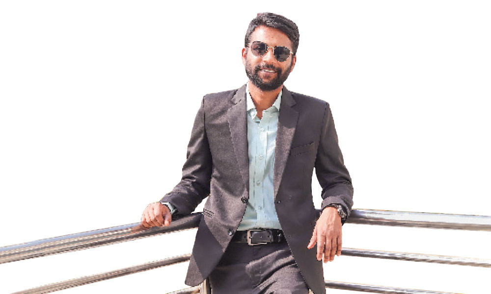 প্রশাসন ক্যাডারে যেভাবে প্রথম ফরহাদ