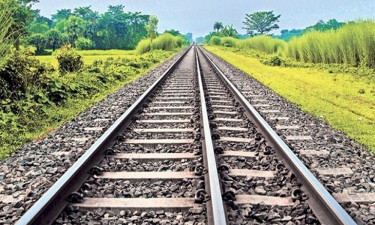 ভাঙ্গায় ট্রেনে কাটা পড়ে প্রাণ গেল শিক্ষিকার