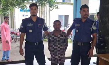 চক্রের কবলে পড়ে বাংলাদেশে অনুপ্রবেশ, দুর্গাপুরে ভারতীয় নাগরিক আটক