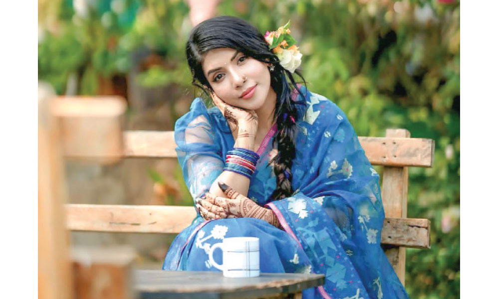 দুর্গাপূজায় টালিগঞ্জে নওশাবার অভিষেক