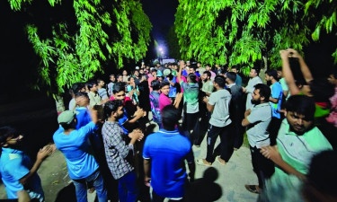 ভাঙারি ব্যবসায়ীকে হত্যার প্রতিবাদে জাবিপ্রবি উত্তাল