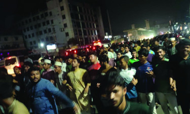 মিটফোর্ডে ব্যবসায়ী হত্যার প্রতিবাদে টঙ্গীতে বিক্ষোভ, মহাসড়ক অবরোধ
