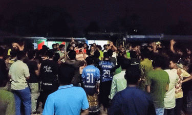 মিটফোর্ডে ব্যবসায়ী হত্যা ঘটনায় খুবি শিক্ষার্থীদের বিক্ষোভ
