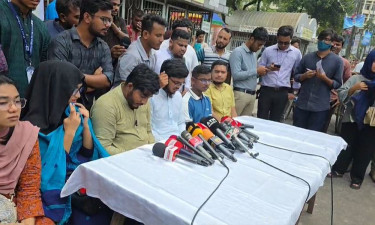 মিটফোর্ডে হত্যার ঘটনায় বৈষম্যবিরোধী ছাত্র আন্দোলনের সংবাদ সম্মেলন