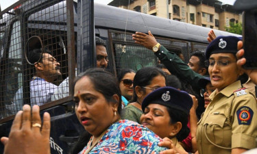 ভারতের সবচেয়ে ধনী রাজ্যে ভাষা নিয়ে বিরোধ সহিংস হয়ে উঠেছে
