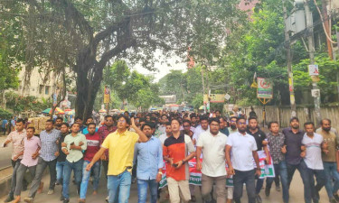 চকবাজারে ব্যবসায়ী হত্যার দ্রুত বিচারের দাবিতে জবি ছাত্রদলের বিক্ষোভ