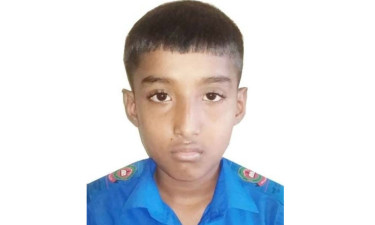 বাগানে পড়ে থাকা বিদ্যুতের তারে স্পৃষ্ট হয়ে স্কুলছাত্রের মৃত্যু