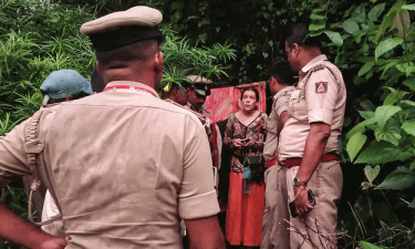 ভারতের গুহায় ধ্যান করছিলেন রুশ নারী, ২ সন্তানসহ উদ্ধার