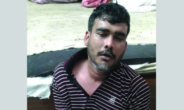খুলনায় আবাসিক হোটেলে অভিযানে ইয়াবা, অস্ত্র-গুলিসহ গ্রেপ্তার ১