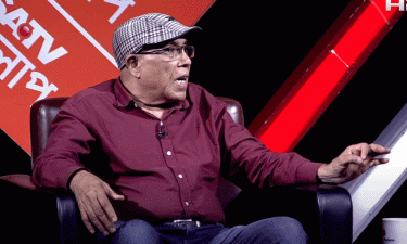 অন্তর্বর্তী সরকার শুরু থেকেই দ্বিধাদ্বন্দ্বে ভুগছে : সোহরাব হাসান