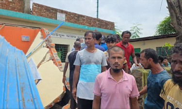 চট্টগ্রামে উচ্ছেদ অভিযানে মসজিদ ভাঙা নিয়ে এলাকাবাসীর বিক্ষোভ