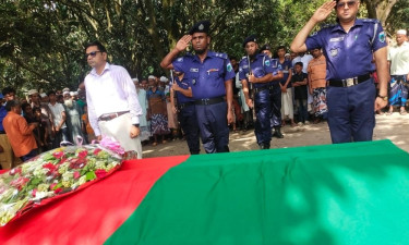 মৃত্যুবরণ করলেন চাঁপাইনবাবগঞ্জের বীর মুক্তিযোদ্ধা আব্দুর রাজ্জাক, রাষ্ট্রীয় মর্যাদায় দাফন