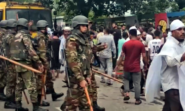 সেনাবাহিনী-পুলিশের চেষ্টায় যান চলাচল স্বাভাবিক