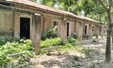 নেই শিক্ষক-কর্মচারী, পরিত্যক্ত মাদরাসার একমাত্র পরীক্ষার্থীর সাফল্য