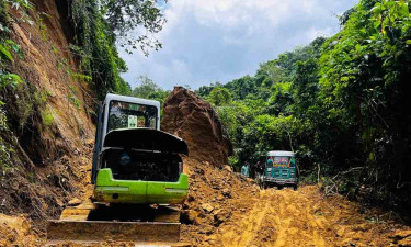 পাঁচ দিন পর চালু হলো মিরসরাই-ফটিকছড়ি সড়ক