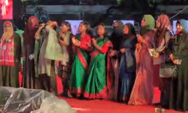 শহীদ মিনারে স্মৃতিচারণা : হলের তালা ভেঙে নারী শিক্ষার্থীদের বের হয়ে আসা সেই ১৪ জুলাই