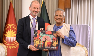 প্রধান উপদেষ্টার সঙ্গে বিশ্বব্যাংকের ভাইস প্রেসিডেন্টের সাক্ষাৎ
