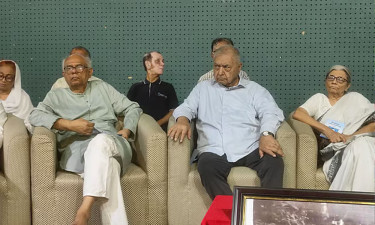 শৃঙ্খলা এনে গ্রহণযোগ্য নির্বাচন করা সরকারের প্রধান কাজ