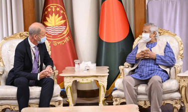 আর্থিক খাতে অন্তর্বর্তী সরকারের পদক্ষেপের প্রশংসা করলেন বিশ্ব ব্যাংকের ভাইস প্রেসিডেন্ট