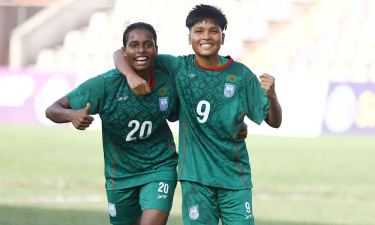 শান্তির গোলে বিরতিতে বাংলাদেশ
