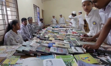 শিক্ষার্থীদের বই পড়ায় উৎসাহিত করতে ব্যতিক্রমী উদ্যোগ গ্রহণ