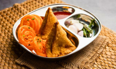 প্রতিদিন জিলাপি-শিঙাড়া খাচ্ছেন? যেসব কারণে সতর্ক থাকবেন