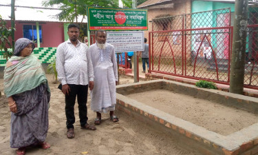 বাড়িত নয়া ঘর হচি, ট্যাকাও আইসে কিন্তু বুকটা তো খালি—শহীদ আবু সাঈদের মা