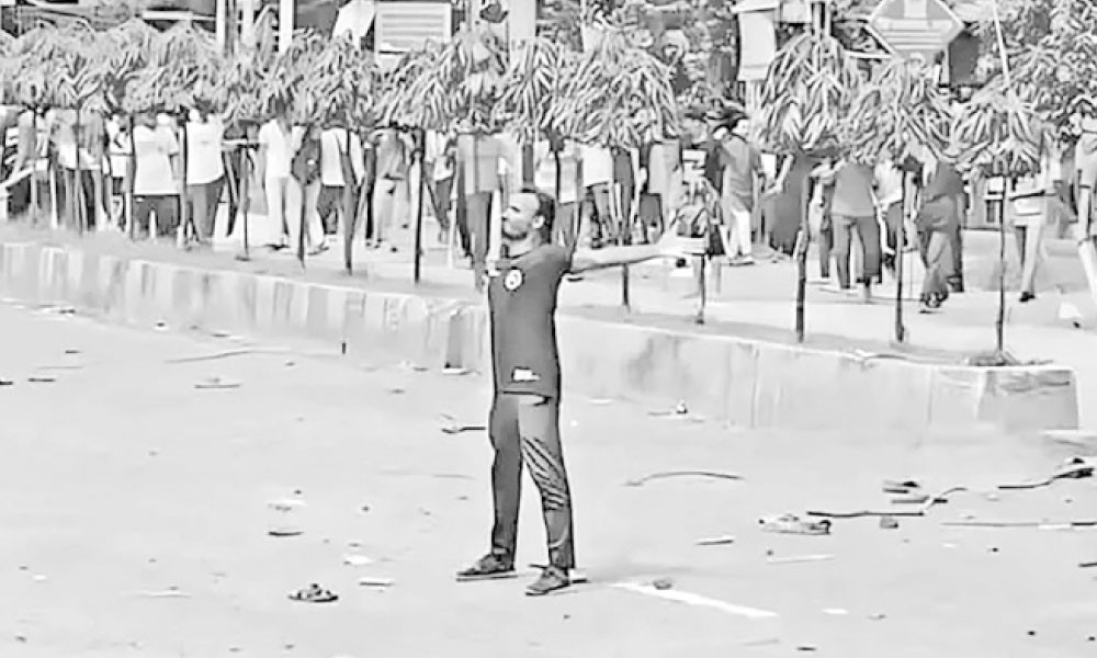 শহীদের রক্তে ধোয়া রাজপথ