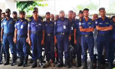 বেনাপোল স্থলবন্দরে নিরাপত্তাকর্মীদের চাকরি রক্ষায় ঘুষ দাবির অভিযোগ