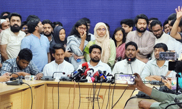 ২৪ ঘণ্টার মধ্যে হামলাকারীদের গ্রেপ্তারের দাবি নাহিদের